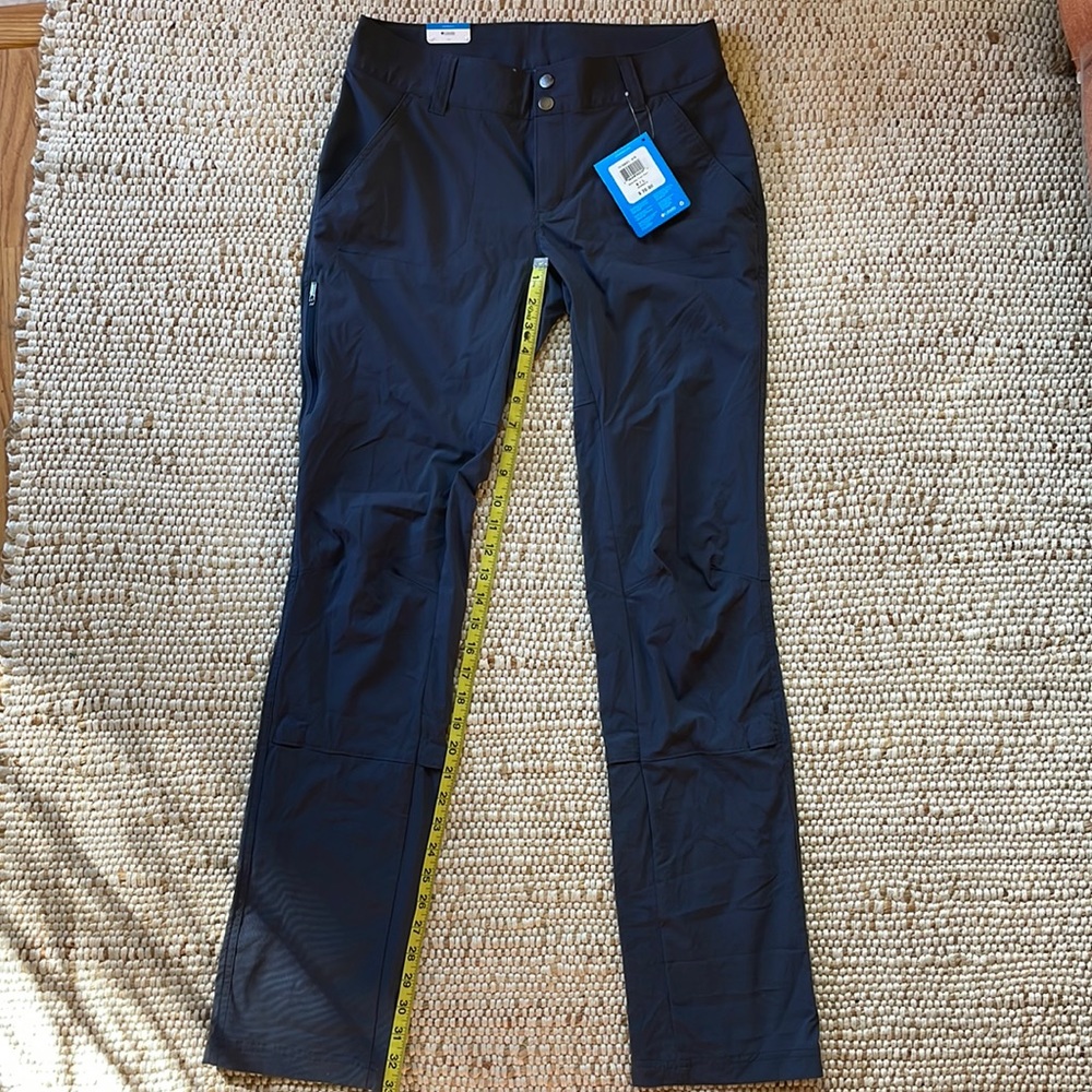 NWT Women’s Columbia Saturday Trail Pants. Size 6L.